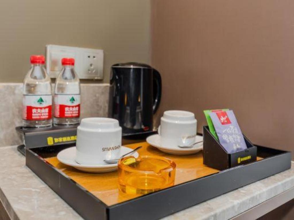 Home Inn Plus Shanghai New International Expo Center Yushan Road Yuanshen Sports Eksteriør bilde