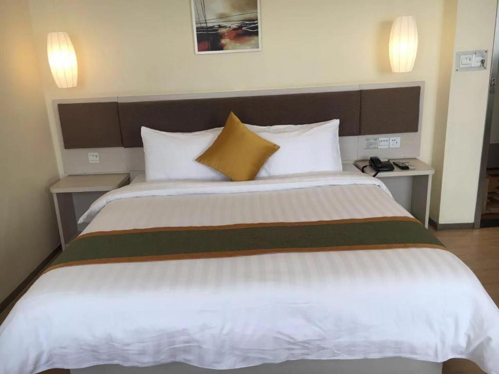 Home Inn Plus Shanghai New International Expo Center Yushan Road Yuanshen Sports Eksteriør bilde