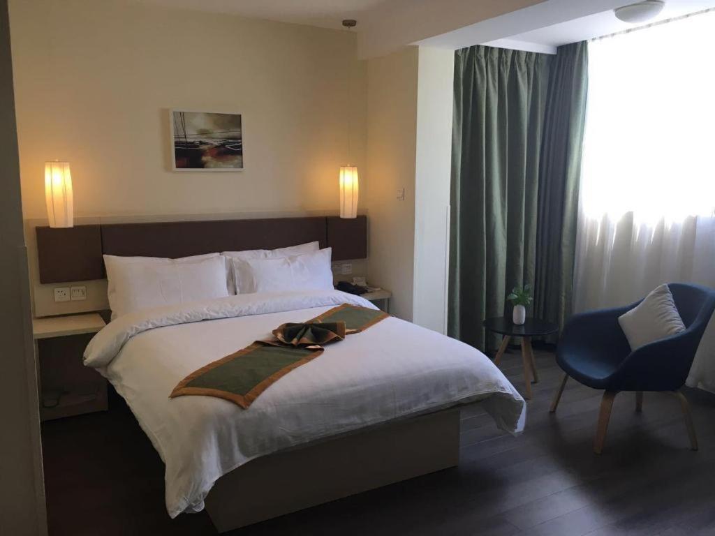 Home Inn Plus Shanghai New International Expo Center Yushan Road Yuanshen Sports Eksteriør bilde