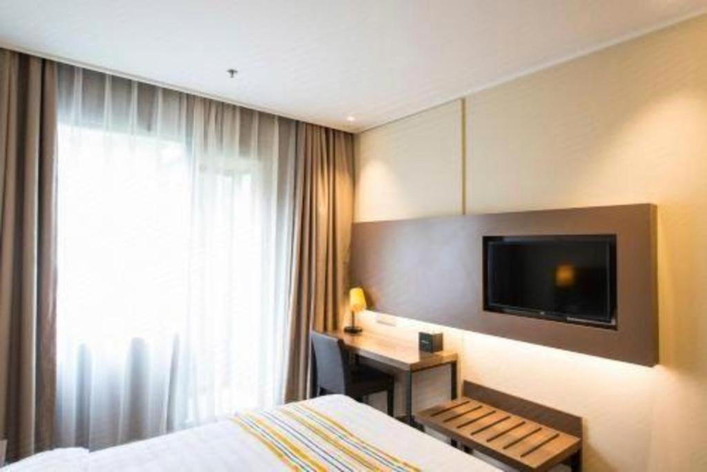 Home Inn Plus Shanghai New International Expo Center Yushan Road Yuanshen Sports Eksteriør bilde